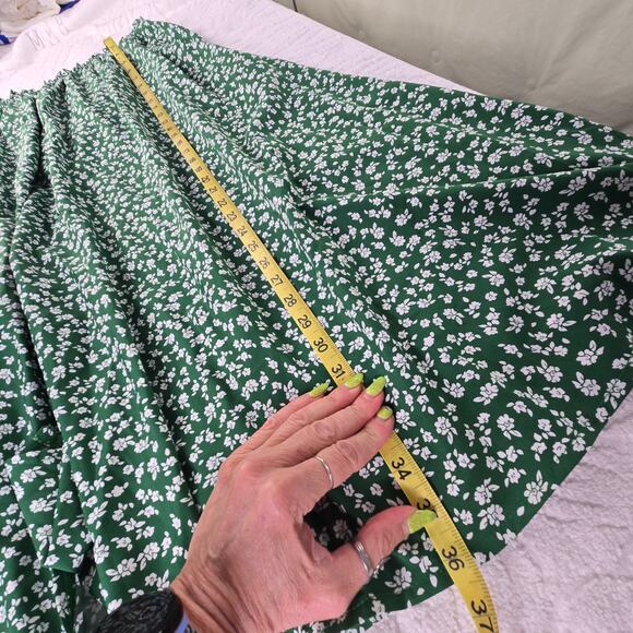 🎄 SHEIN EUC Frenchy Ditsy Floral High Waist Slit Skirt 6 green white - Picture 14 of 15